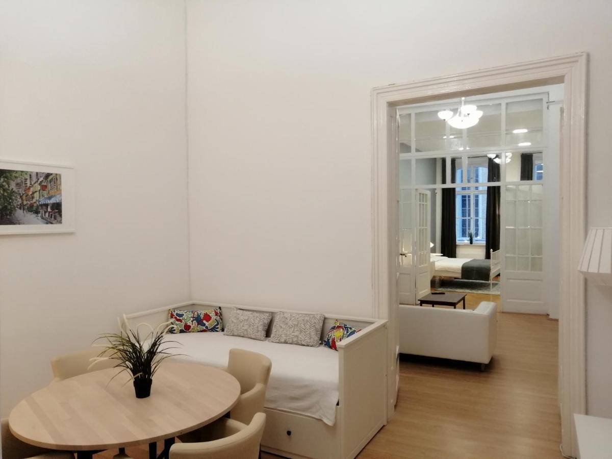Filinhome Zmaj Jovina Suite Novi Sad Exterior foto